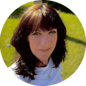 Karen Toms Headshot2 circle
